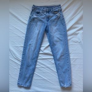 American Eagle Mom Stretch jeans, size 4.